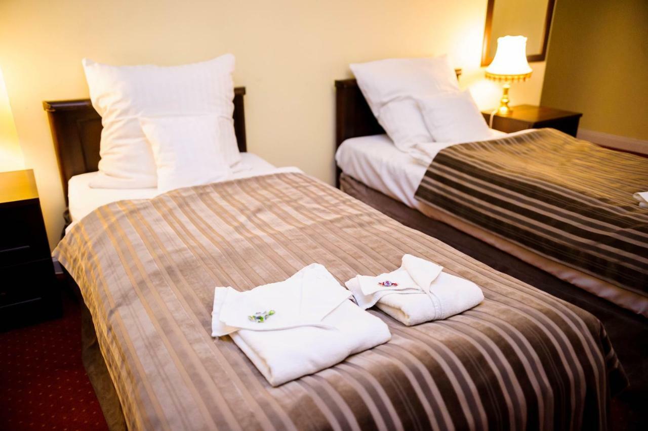 Hotel Dwor Sojki ภายนอก รูปภาพ